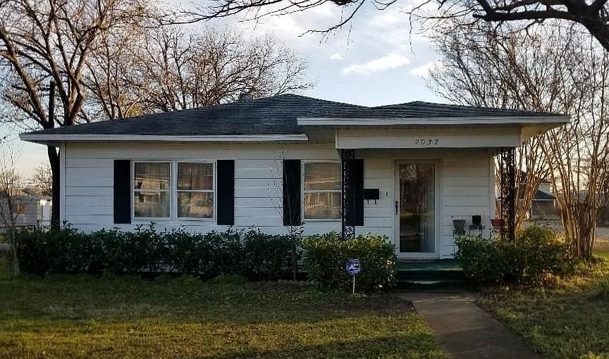 1st image of 2037 NW Dallas St
