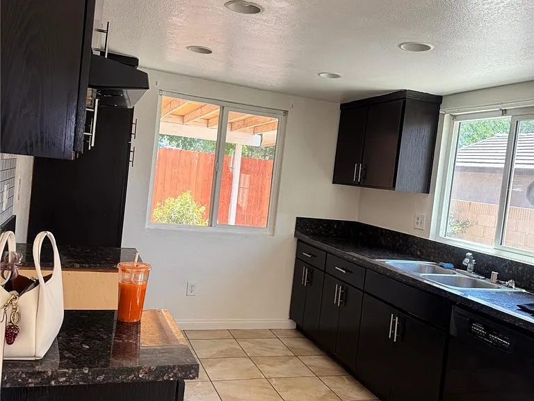 1254 E Avenue J6 — Photo 2