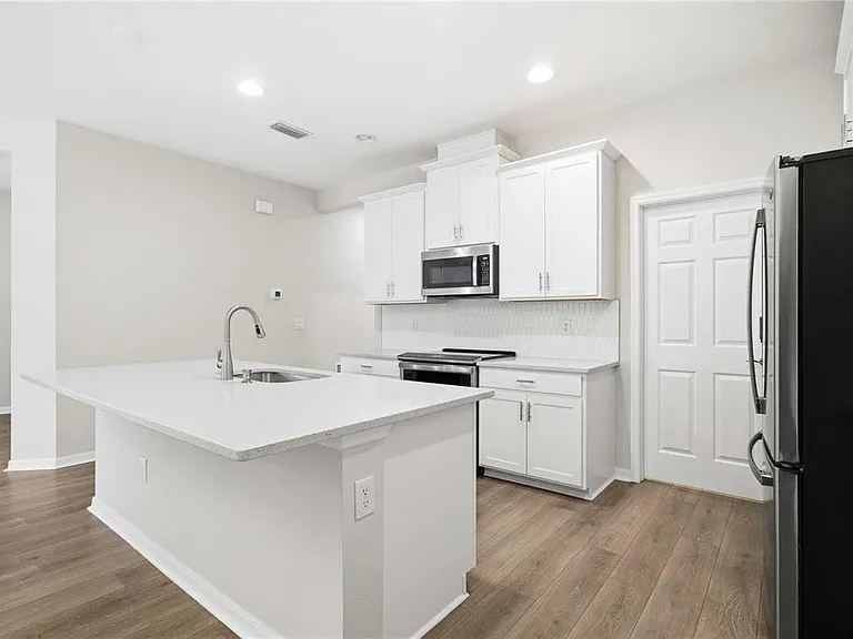 5918 Fiore Dr — Photo 8