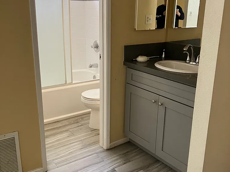 4628 Fulton Ave #5 — Photo 3