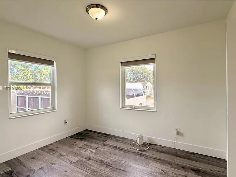 115 NW 118th St #115 — Photo 16