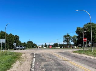 1100 4th St SW, Montgomery, MN 56069