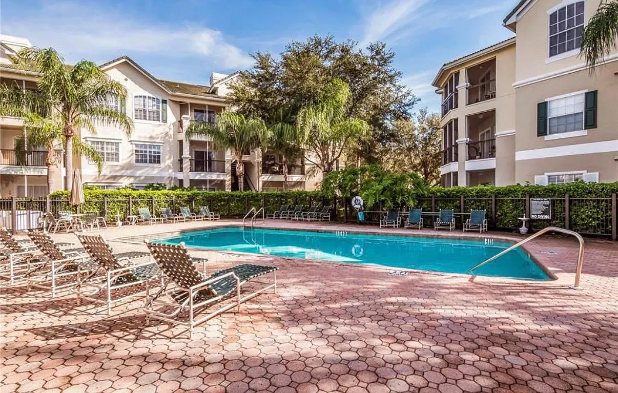 2 bed, 1164 sqft, $1,900 — Photo 4