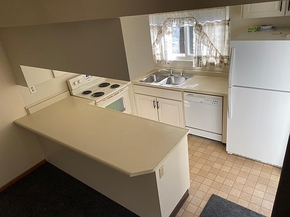 4th image of 185 Whalebone Ct #185