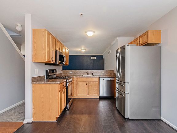 5th image of 308 Brookfield Dr