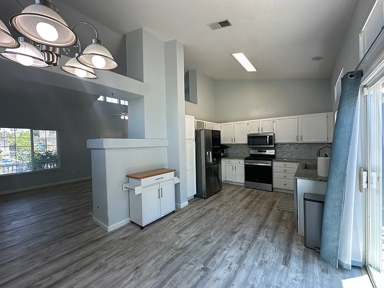 9428 Plainoak Way — Photo 7