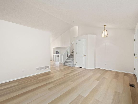 5th image of 1319 Monarch Dr