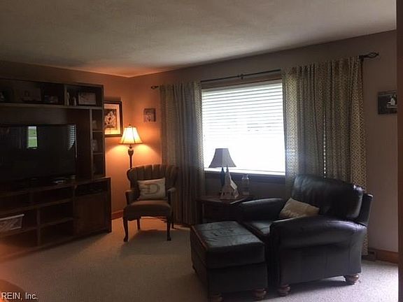 2nd image of 303 Richardson Ave