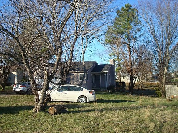 2nd image of 410 Sunnybrook Dr