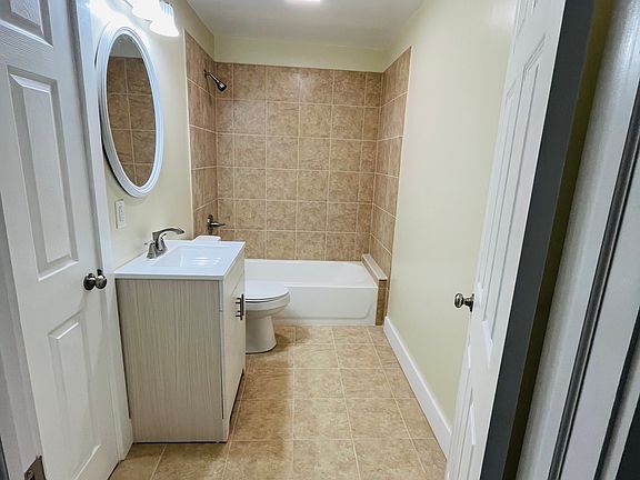 4th image of 5441 Harrold Ave