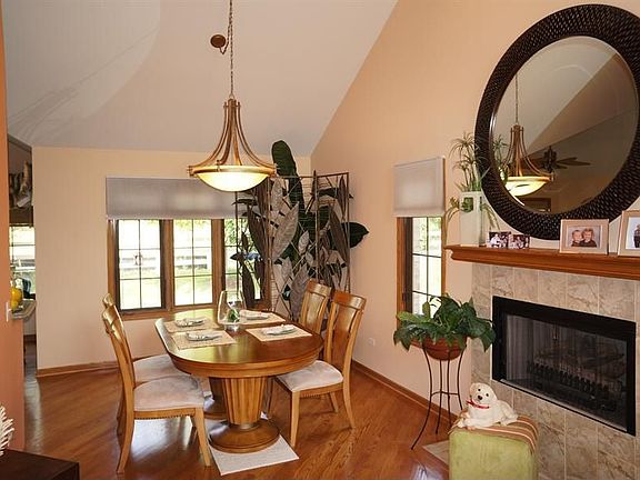 3rd image of 16736 Cardinal Dr