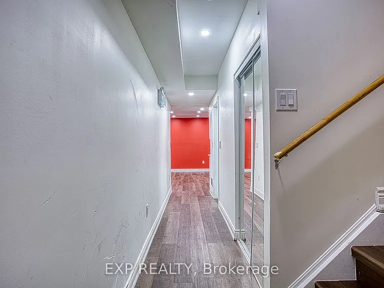 15 Riley Ave — Photo 2
