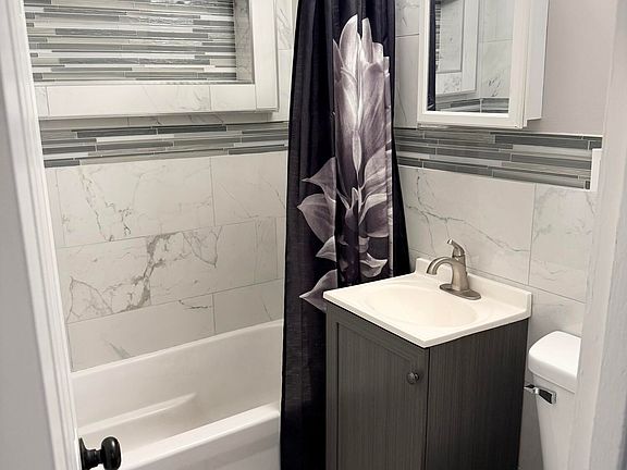 5th image of 2610 Caledonia Ct