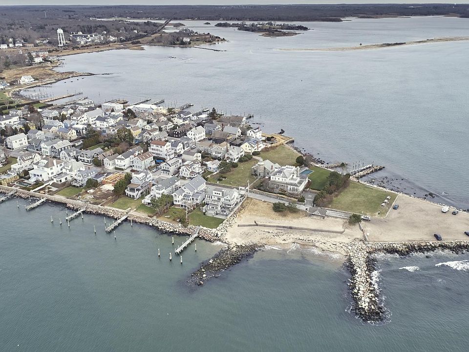 117 Water St Stonington CT Zillow