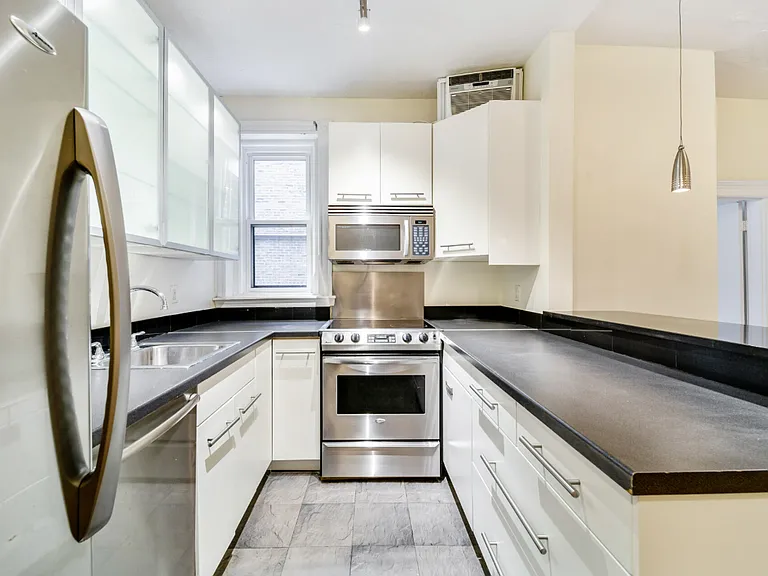 137 Peterborough St #21 — Photo 2