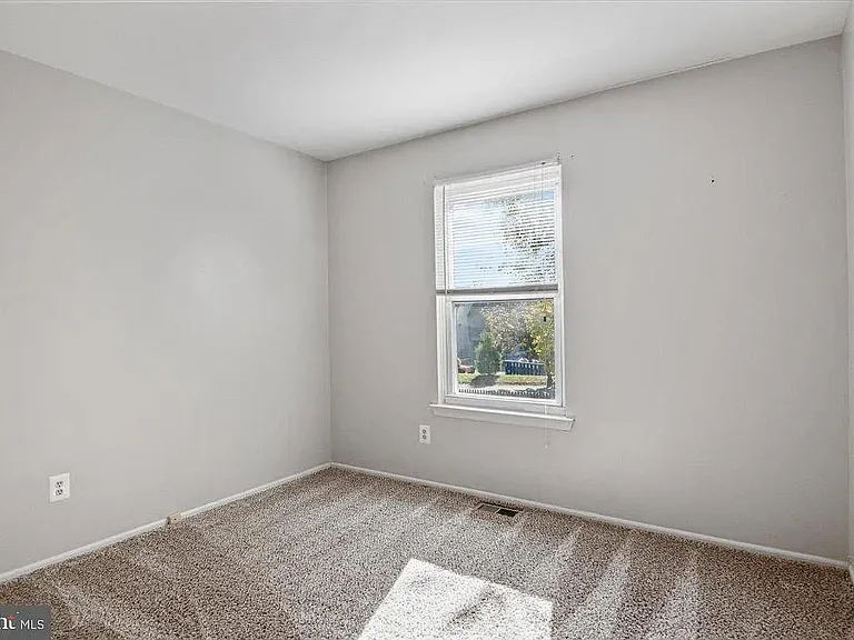 3904 Elberta Ln — Photo 17