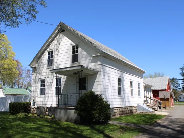40 Conway St, South Deerfield, MA 01373