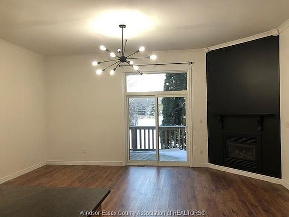 5th image of 352 Tuscany Cres