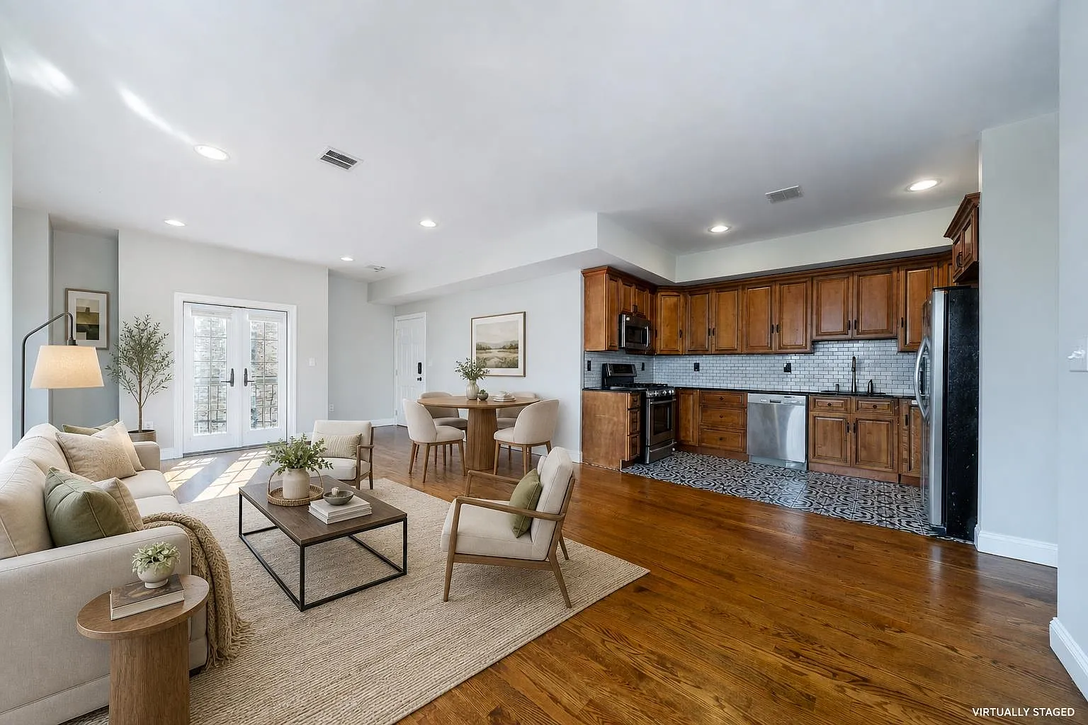 3 bed, 2.0 bath, 1500 sqft, $6,500 — Photo 1