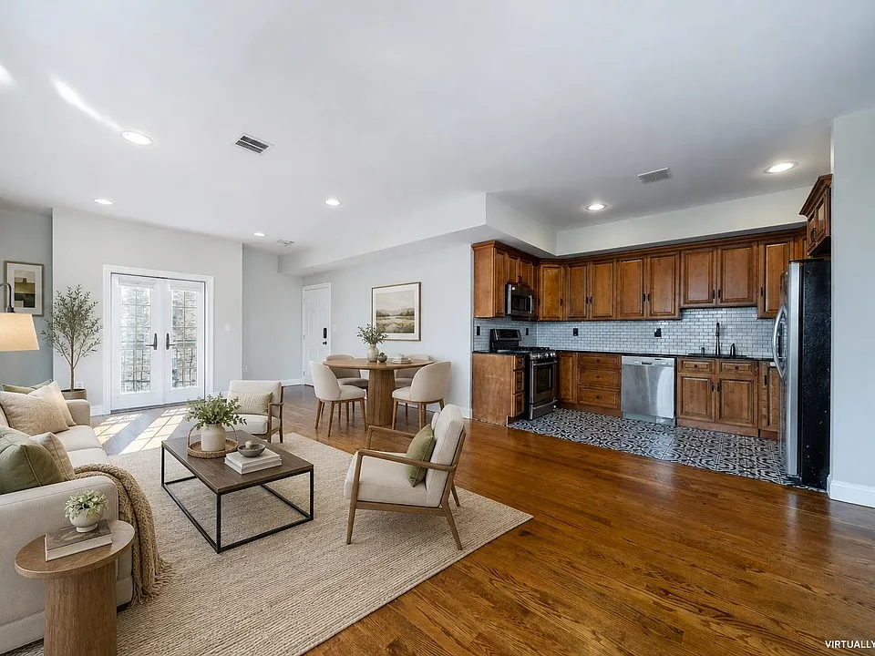133 Brunswick St #2