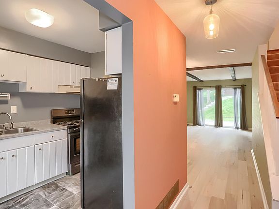 5th image of 332 College Park Dr