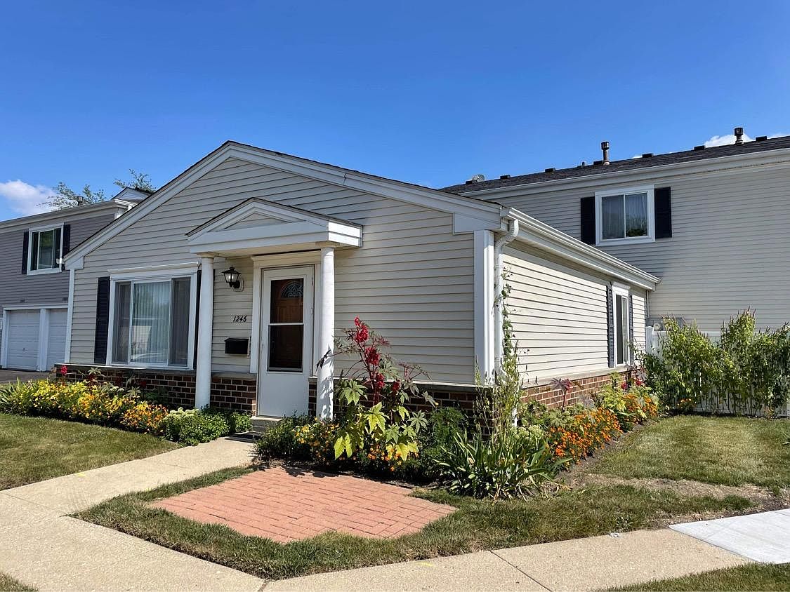 1246 Cove Dr, Prospect Heights, IL 60070 Zillow