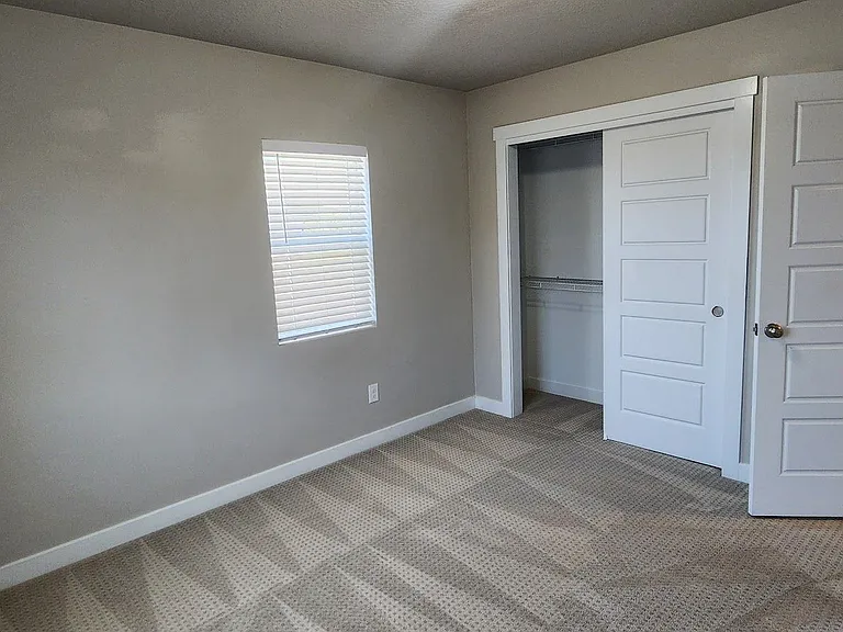 1255 N Main St — Photo 15