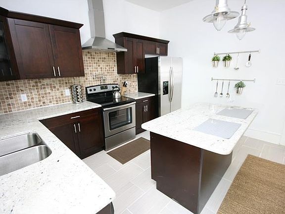 5th image of 2812 Morgan St
