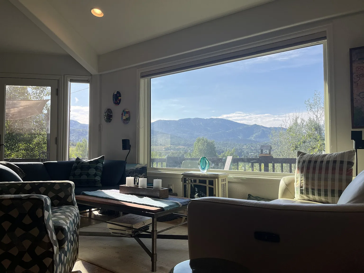 3 bed, 2.5 bath, 1972 sqft, $5,450 — Photo 2