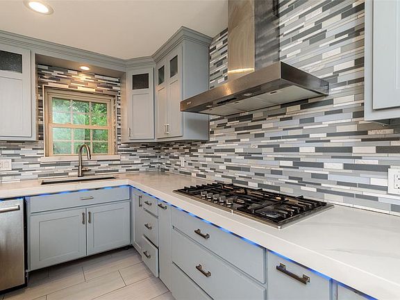 5th image of 1109 Sherwood Dr