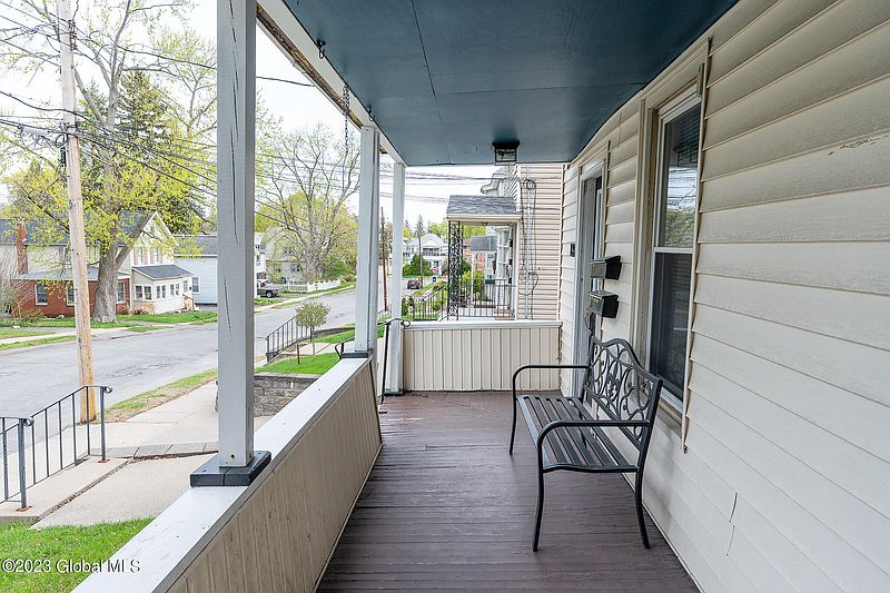 4th image of 109 1st Street