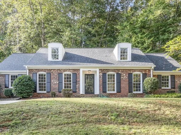 701 McNabb Ct, Matthews, NC 28105