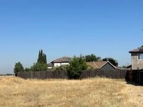 5275 N Ensanada Ave, Fresno, CA 93723