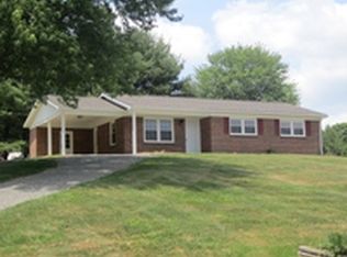 26 Glenmont Rd, Woodlawn, VA 24381