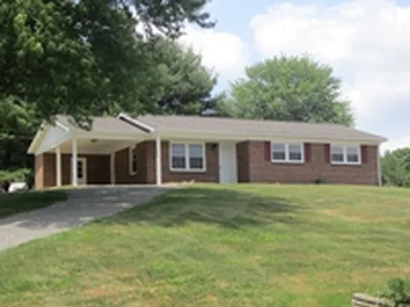 26 Glenmont Rd, Woodlawn, VA 24381