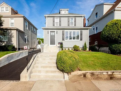 310 Columbus Pkwy Photo 1