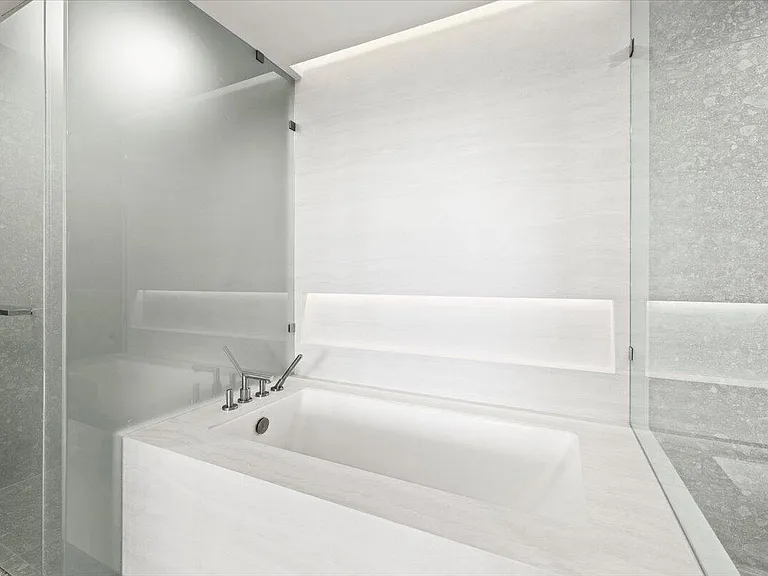 900 N Ocean Blvd #305 — Photo 30