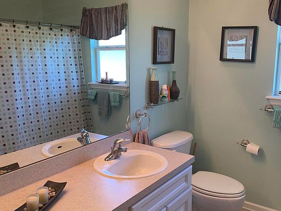 5th image of 1688 Hollow Glen Dr