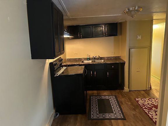 4th image of 121 Jolivette St