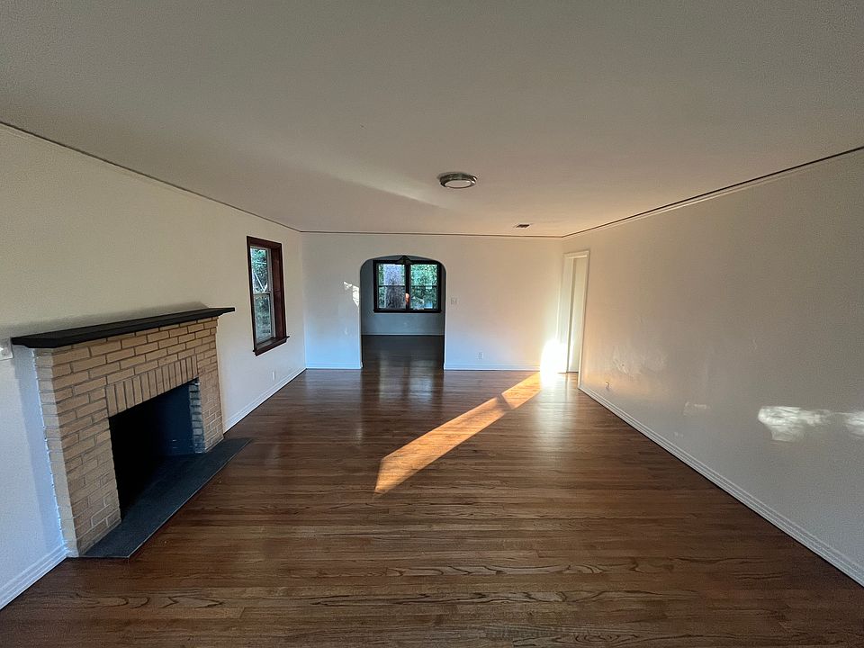 1st image of 2910 Terry Rd