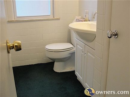 1st Floor Bath