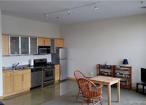 4th image of 10 Ann St APT 407