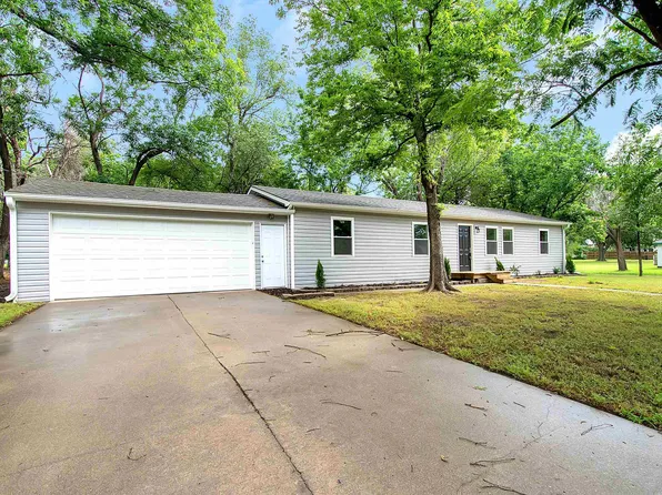 710 W Vine Ave, Arkansas City, KS 67005