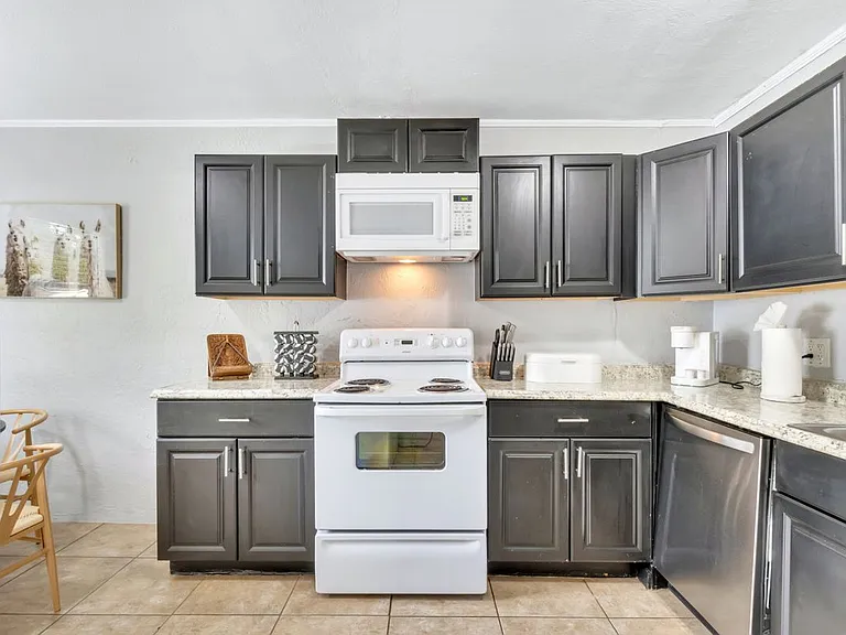 415 S Hyer Ave #A — Photo 4