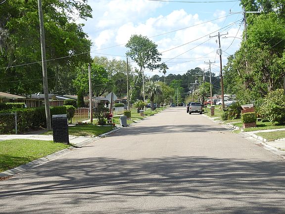 5th image of 6410 Kinlock Dr