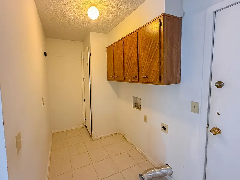 12021 Hawthorne Ln — Photo 21