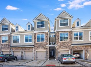 410 Welsh Pl, Morris Plains, NJ 07950
