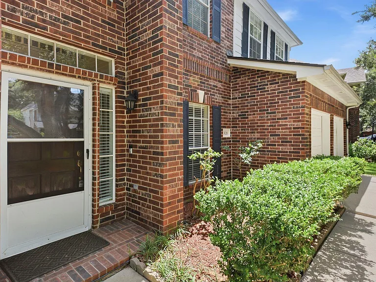 3126 Waters View Dr — Photo 8