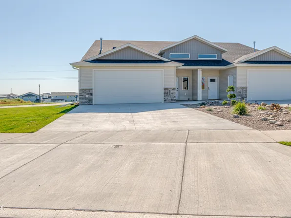 5515 Davies Dr, Bismarck, ND 58503