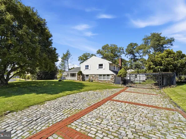 1868 Pine Rd, Huntingdon Valley, PA 19006